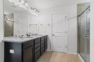 2404 Coastal Sage Ct, Naperville, IL 60563 - Photo 13