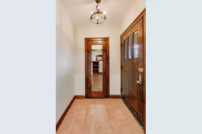 7818 S Merrill Avenue, Chicago, IL 60649 - Photo 3