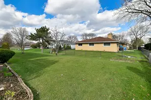 7221 Bayberry Ln, Darien, IL 60561 - Photo 37