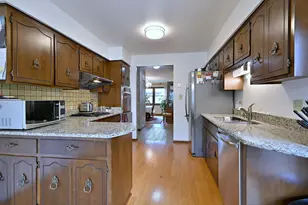 7221 Bayberry Ln, Darien, IL 60561 - Photo 13
