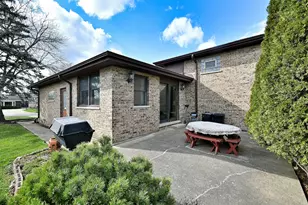 7221 Bayberry Ln, Darien, IL 60561 - Photo 39