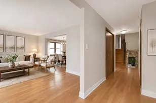 7221 Bayberry Ln, Darien, IL 60561 - Photo 3