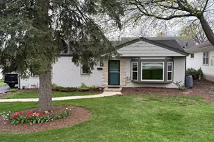 949 Kenyon St, Downers Grove, IL 60516 - Photo 1