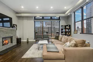 360 W Illinois St, Chicago, IL 60654 - Photo 3