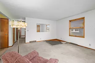 2374 33 St, Moline, IL 51265 - Photo 9