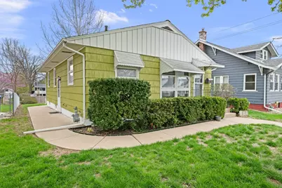 2374 33 Street, Moline, IL 51265 - Photo 3