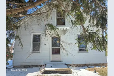 694 Montgomery Avenue, East Dubuque, IL 61025 - Photo 1