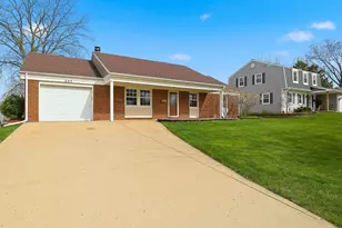 225 Wilmslow Ln, Schaumburg, IL 60194 - Photo 25