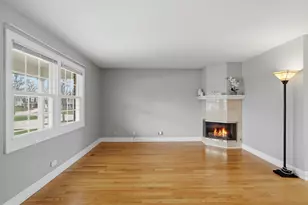 225 Wilmslow Ln, Schaumburg, IL 60194 - Photo 5