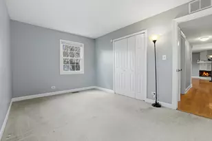 225 Wilmslow Ln, Schaumburg, IL 60194 - Photo 15