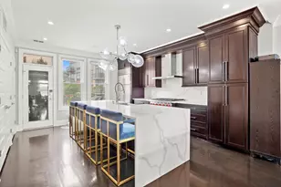 1005 N Riverwalk St, Chicago, IL 60611 - Photo 9