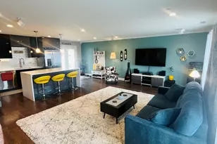 621 Hayward Ave, Streamwood, IL 60107 - Photo 3