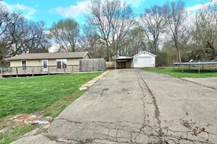 1100 S Lincoln Ave, Dixon, IL 61021 - Photo 3