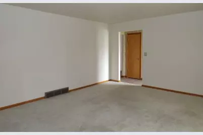 1006 Selmi Lane, Rock Falls, IL 61071 - Photo 5