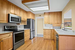 23W749 Bryn Mawr Ave, Roselle, IL 60172 - Photo 3