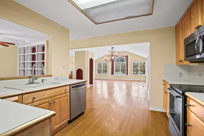 23W749 Bryn Mawr Avenue, Roselle, IL 60172 - Photo 9