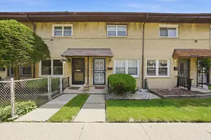1140 E 81st St, Chicago, IL 60619 - Photo 3