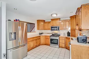 9137 Orchard Ln, Bridgeview, IL 60455 - Photo 5