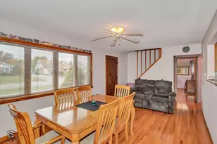 9137 Orchard Ln, Bridgeview, IL 60455 - Photo 3