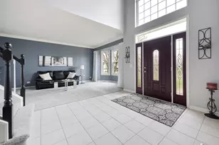 430 Clover Dr, Algonquin, IL 60102 - Photo 3