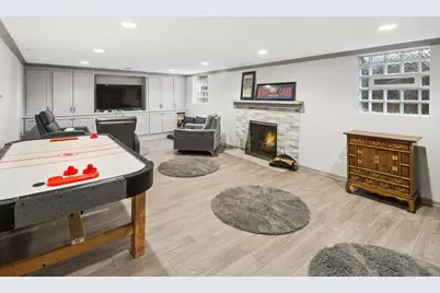 9515 Hamlin Avenue, Evanston, IL 60203 - Photo 31