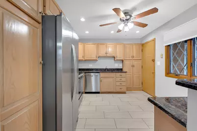 650 Patricia Lane, Des Plaines, IL 60016 - Photo 7