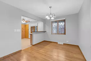 650 Patricia Ln, Des Plaines, IL 60016 - Photo 11