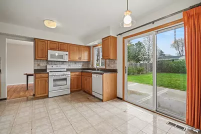 3941 Roslyn Road, Downers Grove, IL 60515 - Photo 9