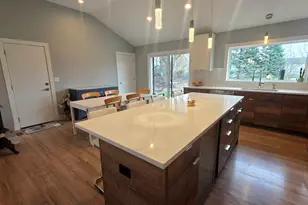 431 Springhill Dr, Roselle, IL 60172 - Photo 11