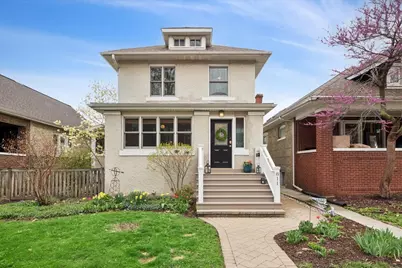 811 Clarence Avenue, Oak Park, IL 60304 - Photo 1