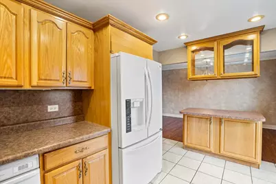 1151 W Bryn Mawr Avenue, Roselle, IL 60172 - Photo 11