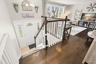 8932 S 85th Ct, Hickory Hills, IL 60457 - Photo 5