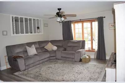 986 Yorkshire Drive, Hanover Park, IL 60133 - Photo 5