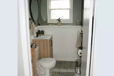 986 Yorkshire Drive, Hanover Park, IL 60133 - Photo 17