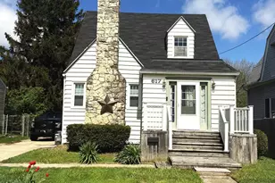 617 DeKalb Ave, Sycamore, IL 60178 - Photo 1