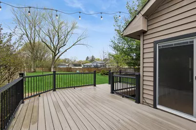 938 Canterbury Drive, Crystal Lake, IL 60014 - Photo 3