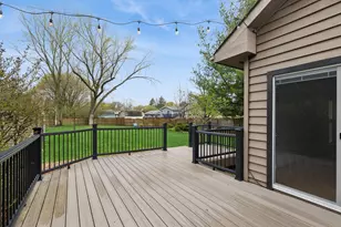 938 Canterbury Dr, Crystal Lake, IL 60014 - Photo 3