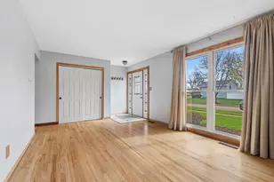938 Canterbury Dr, Crystal Lake, IL 60014 - Photo 11