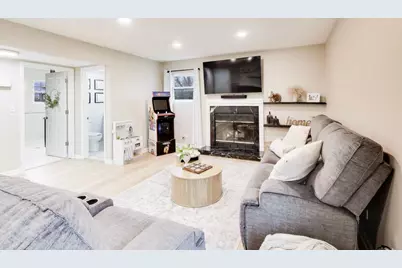 2080 Pennsbury Lane, Hanover Park, IL 60133 - Photo 17