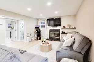 2080 Pennsbury Ln, Hanover Park, IL 60133 - Photo 17
