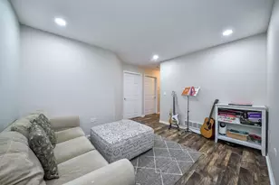 3169 Saganashkee Ln, Naperville, IL 60564 - Photo 11