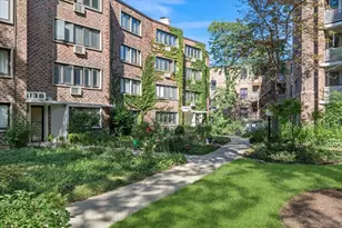 1140 W Lunt Ave, Chicago, IL 60626 - Photo 1