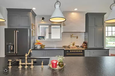 10636 S Seeley Avenue, Chicago, IL 60643 - Photo 11