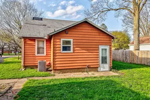 305 Thompson St, Ottawa, IL 61350 - Photo 15