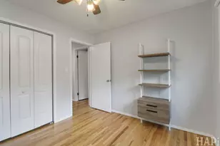 201 Berkshire Dr, Crystal Lake, IL 60014 - Photo 13