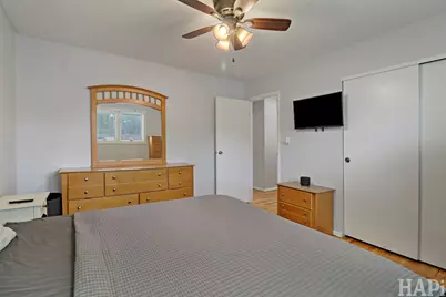 201 Berkshire Drive, Crystal Lake, IL 60014 - Photo 11