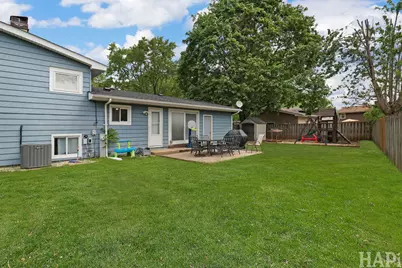 201 Berkshire Drive, Crystal Lake, IL 60014 - Photo 27