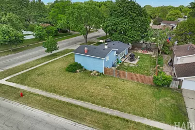 201 Berkshire Drive, Crystal Lake, IL 60014 - Photo 25