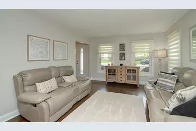 421 Burke Drive, Carol Stream, IL 60188 - Photo 5
