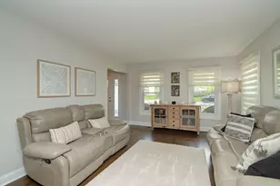 421 Burke Dr, Carol Stream, IL 60188 - Photo 5